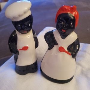 VTG Salt and Pepper Shakers. Americana